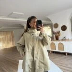 ARKA A PİLE DİK YAKA GENİŞ FERMUARLI PANÇO MODEL TRENÇ - ÇAĞLA YEŞİLİ