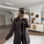 KADİFE YAKA CEPLİ KAPLAMA ASTARLI ÇİFT FERMUARLI KISA TRENÇ - KAHVE