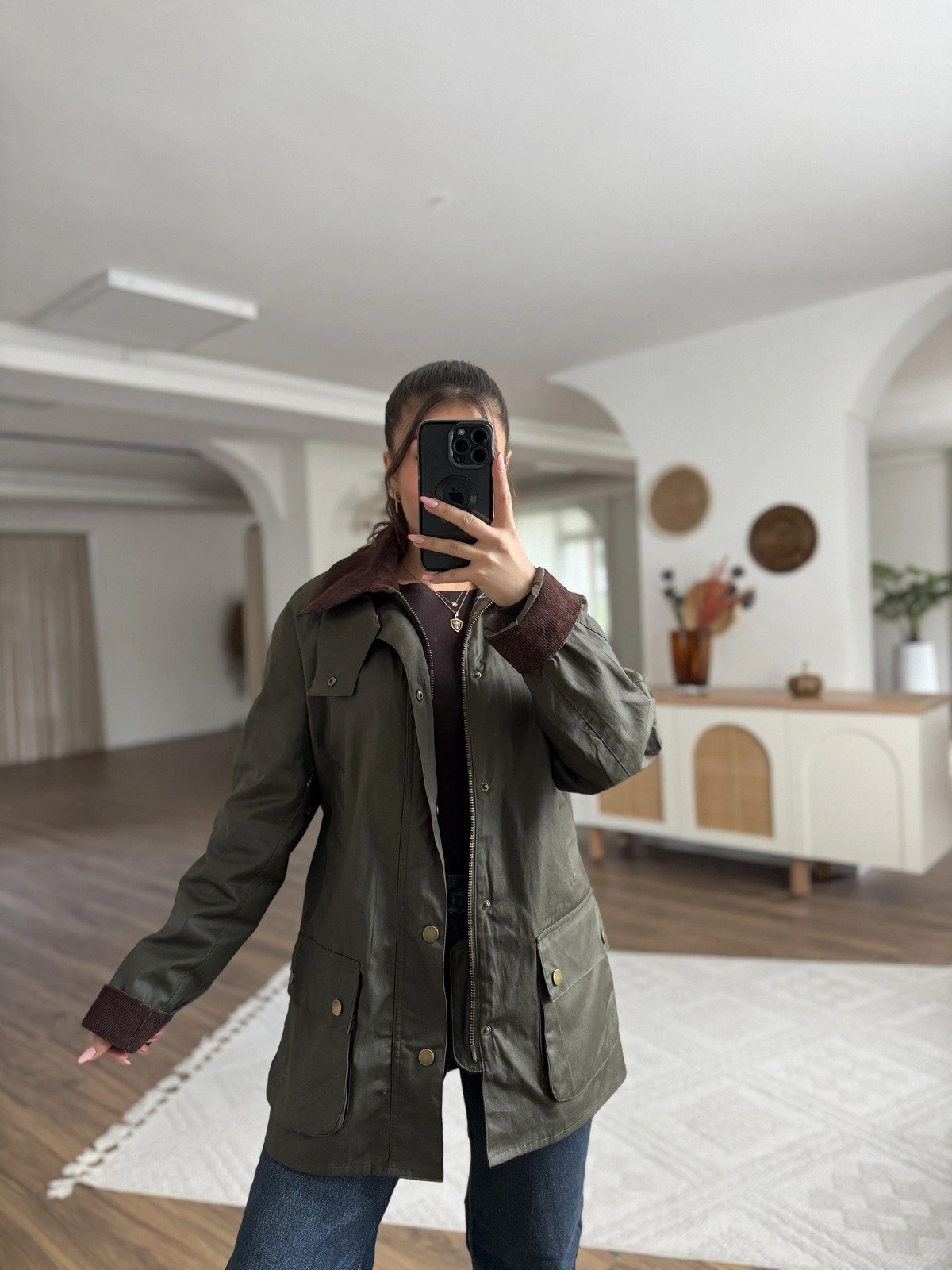 KADİFE YAKA CEPLİ KAPLAMA ASTARLI ÇİFT FERMUARLI KISA TRENÇ - HAKİ - Görsel 1