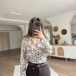 ANİMAL DESEN V YAKA SATEN GÖMLEK - BEJ