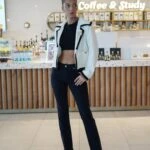 ARKA CEP KAPAKLI DÜŞÜK BEL LİKRALI JEAN - SİYAH