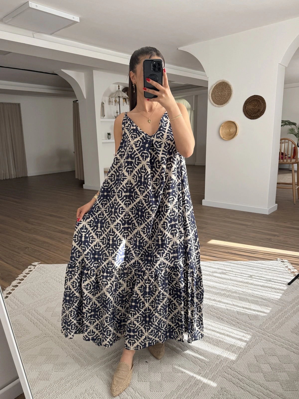 ASKI AYARLAMALI ARKA LASTİK CEPLİ SALAŞ PAMUK ELBİSE - LACİVERT - Görsel 1