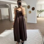 ASKI AYARLAMALI ETEĞİ VOLANLI TİRİL ELBİSE - KAHVE