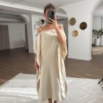 ASKILI OMUZ DEKOLTE YAN DİKİŞLİ YIRTMAÇLI ELBİSE - VİZON