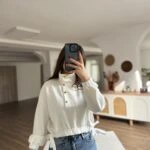 BEL BÜZGÜ BAĞLAMA DİK YAKA ÇITÇITLI KISA MODAL SWEAT - BEYAZ