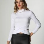 BEL DETAYLI YARIM BALIKÇI BLUZ - BEYAZ