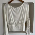 BELE OTURAN GENİŞ YAKA YÜN KARIŞIM VİSKON BLUZ - EKRU