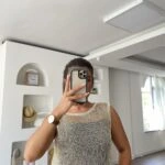 BİSİKLET YAKA AJURLU PARLAK KISA VİSKON BLUZ - ALTIN