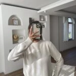 BİSİKLET YAKA KOL VE ETEK UCU LASTİK ÖRME KAZAK - KREM