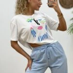 BİSİKLET YAKA RENKLİ YÜZ BASKI TİŞÖRT - EKRU