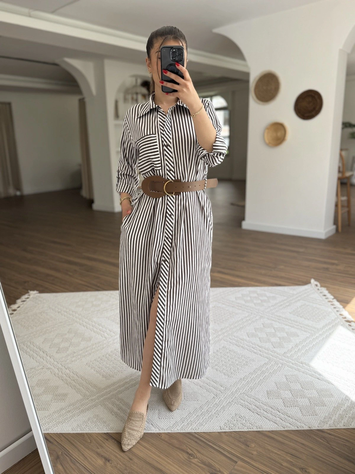 CEPLİ ÇİZGİLİ KEMERLİ TENSEL GÖMLEK ELBİSE - KAHVE - Görsel 1