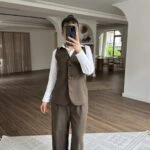 ÇİÇEK AKSESUAR DÜĞME YELEK ÖN PİLİ PANTOLON VİSKON TAKIM - KAHVE