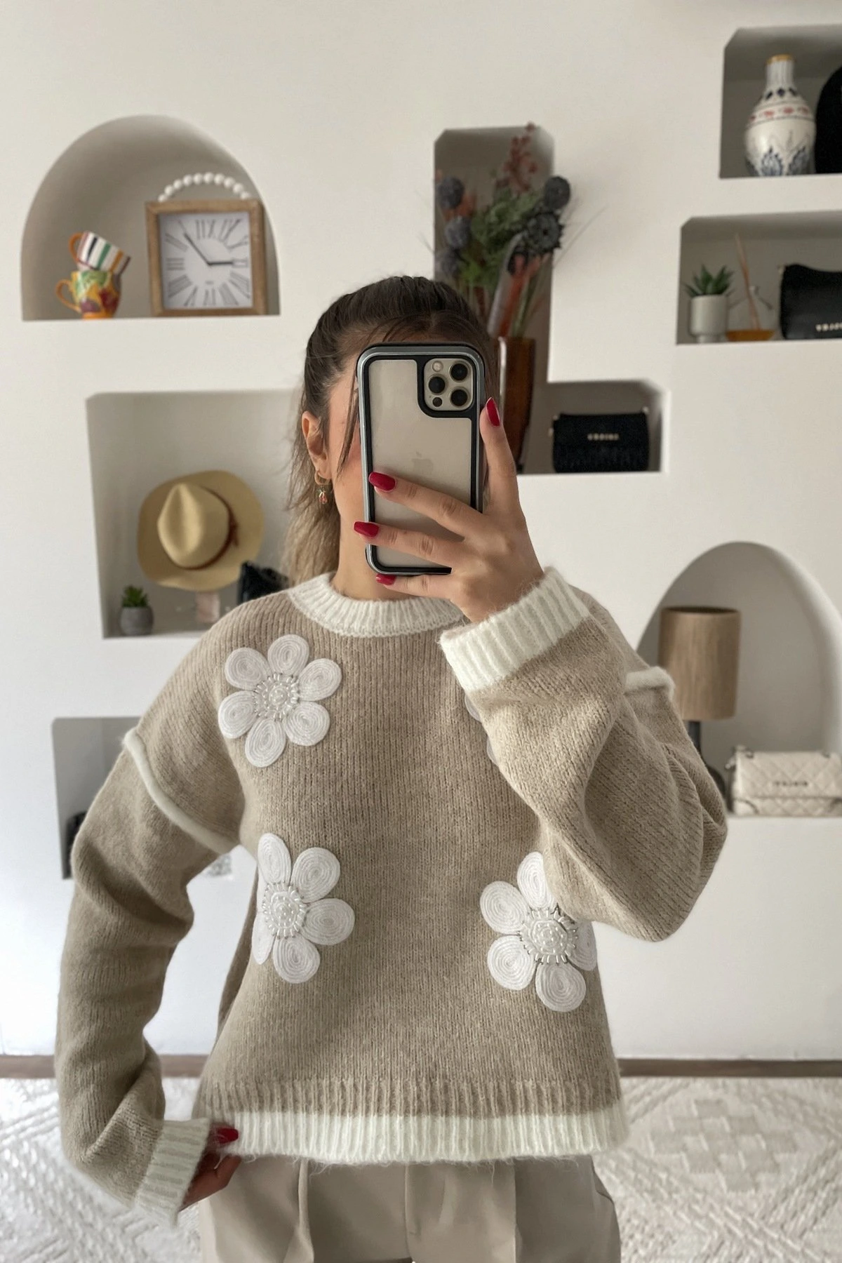 ÇİÇEK MOTİF İNCİ DETAY BİSİKLET YAKA KAZAK - TAŞ - Görsel 1