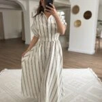 ÇİFT CEP BEL BÜZGÜ YARI PATLI UZUN VİSKON ÇİZGİLİ ELBİSE - EKRU LACİVERT