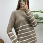 DİK YAKA ÇİZGİLİ KAZAK - KUM