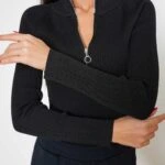 DİK YAKA FERMUARLI FİTİLLİ TRİKO - SİYAH