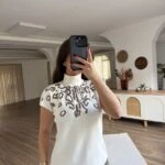 DİK YAKA PAYETLİ LAZER KESİM ENSE FERMUAR BLUZ - EKRU