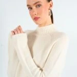 DİK YAKA REGLAN KOL SALAŞ KAZAK - KREM