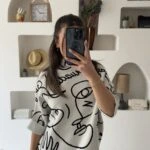 DİK YAKA YÜZ VE YAZI DESEN VİSKON DUBLE KOL KAZAK - TAŞ SİYAH