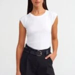 DÜŞÜK KOL DİKİŞ DETAY PAMUK TİŞÖRT - BEYAZ