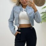 FERMUARLI DİK YAKA CROP JEAN CEKET - MAVİ