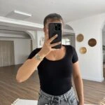 GENİŞ YAKA KISA KOL LİKRALI TİŞÖRT - SİYAH