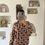 GEOMETRİ DESEN V YAKA SATEN GÖMLEK - LACİVERT CAMEL