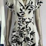 GOLD DÜĞME KISA KOL MİNİ ELBİSE - EKRU SİYAH