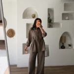 ORTA BEL BÜZGÜ GÖMLEK BEL LASTİK PANTOLON DOKULU VİSKON TAKIM. - HAKİ