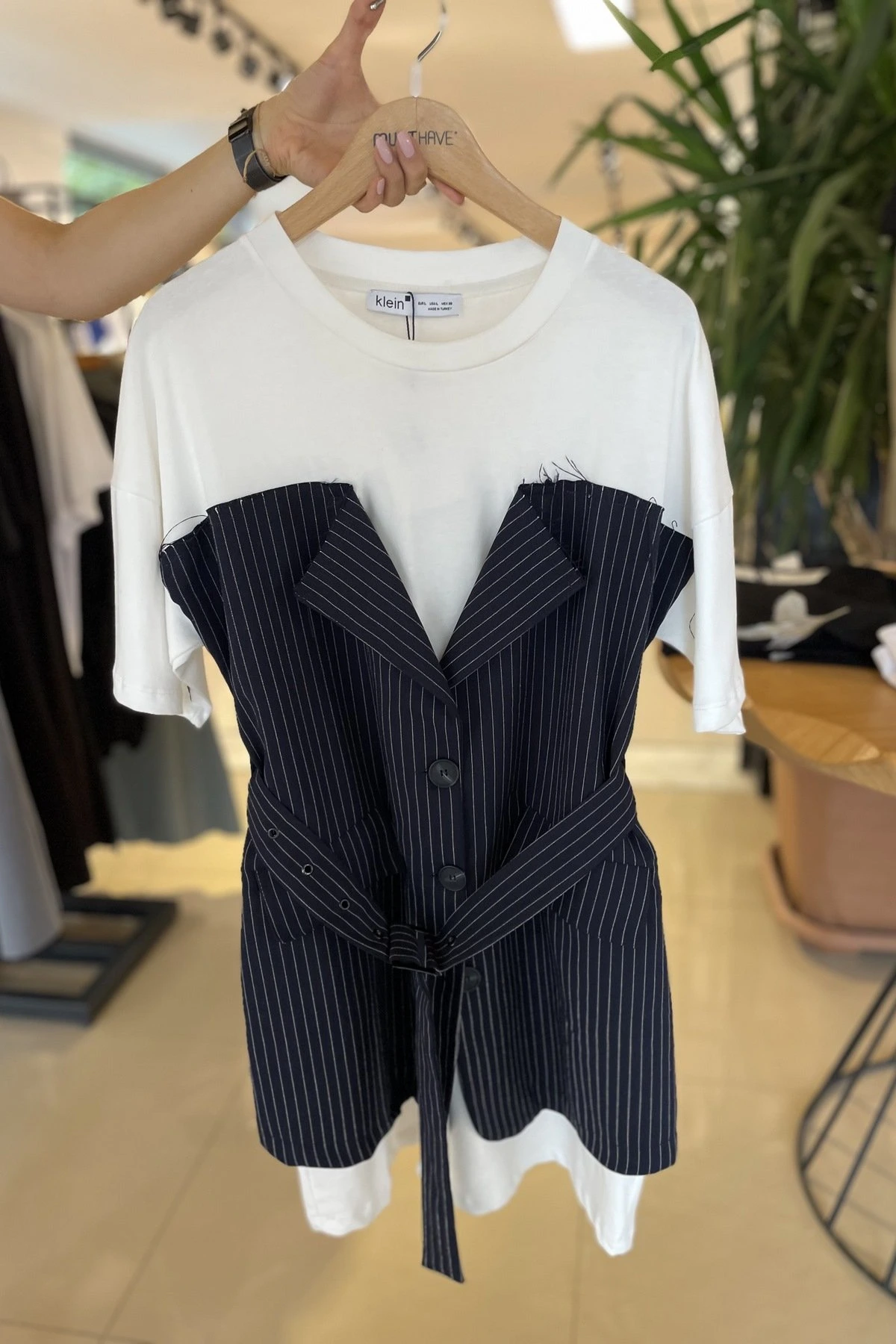 İÇİ PENYE DOKUMA ÇİZGİLİ PARÇALI KEMERLİ ELBİSE - LACİVERT EKRU - Görsel 1