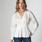 İTHAL V YAKA ETEĞİ PİLELİ BLUZ - EKRU