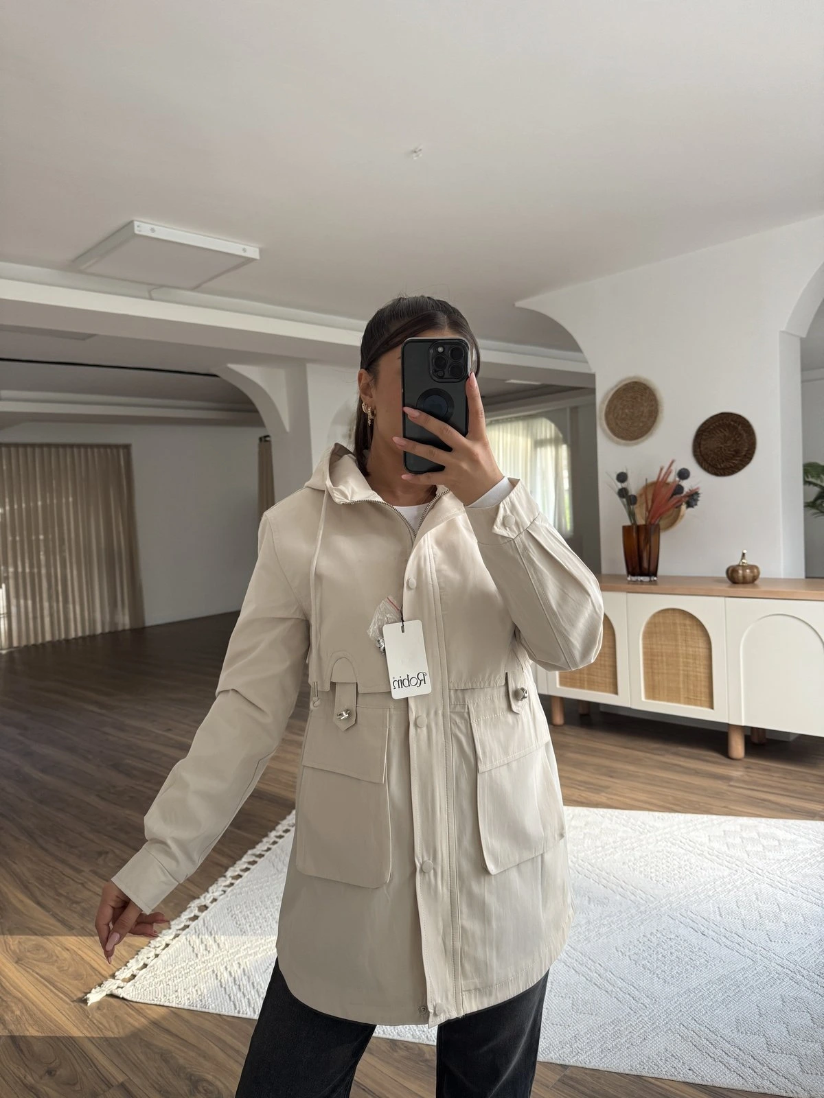 KAPÜŞONLU BEL BÜZGÜ CEP DETAY VİSKON KISA TRENÇ - TAŞ - Görsel 1