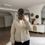 KAPÜŞONLU KOL VE ÖN BEL LASTİK KISA VİSKON TRENÇ - TAŞ