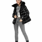 KAPÜŞONLU PARLAK ASTARI DESENLİ ALT BÜZGÜ MONT - SİYAH