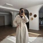 KAPÜŞONLU UZUN BEL BÜZGÜ SIRT KAPAK VİSKON TRENÇ - TAŞ