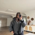 KAPÜŞONU ÇIKABİLİR BEL BÜZGÜ DETAY KISA KAŞE MONT - ANTRASİT