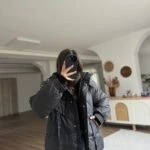 KAPUŞONU ÇIKARİLABİLİR DİKİŞ DETAY DOLGULU MONT - SİYAH