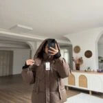 KAPUŞONU ÇIKARİLABİLİR DİKİŞ DETAY DOLGULU MONT - KAHVE