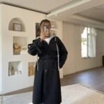 KAPÜŞONU ÇIKARILABİLİR SIRT KAPAKLI VİSKON TRENÇ - SİYAH