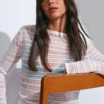 KAYIK YAKA BÜZGÜLÜ TRANSPARAN İNCE BLUZ - BEYAZ