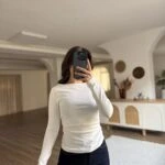 KAYIK YAKA YAN BÜZGÜLÜ UZUN KOL BLUZ - EKRU