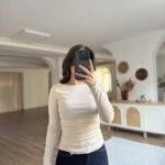 KAYIK YAKA YAN BÜZGÜLÜ UZUN KOL BLUZ - BEJ