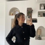 KENDİNDEN DOKULU YUMOŞ DÜĞMELİ CEP GÖRÜNÜM YAKALI HIRKA - SİYAH