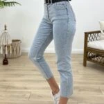 KESİK PAÇA DÜĞMELİ JEAN - BUZ MAVİ