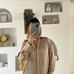 KIRIŞIK GÖRÜNÜM V YAKA SATEN GÖMLEK - VİZON