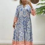 KOL VE ETEK UCU RENKLİ SALAŞ DESENLİ ELBİSE - MAVİ