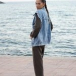 KOLLARI DİKİŞSİZ BOYFREND JEAN YELEK - AÇIK MAVİ