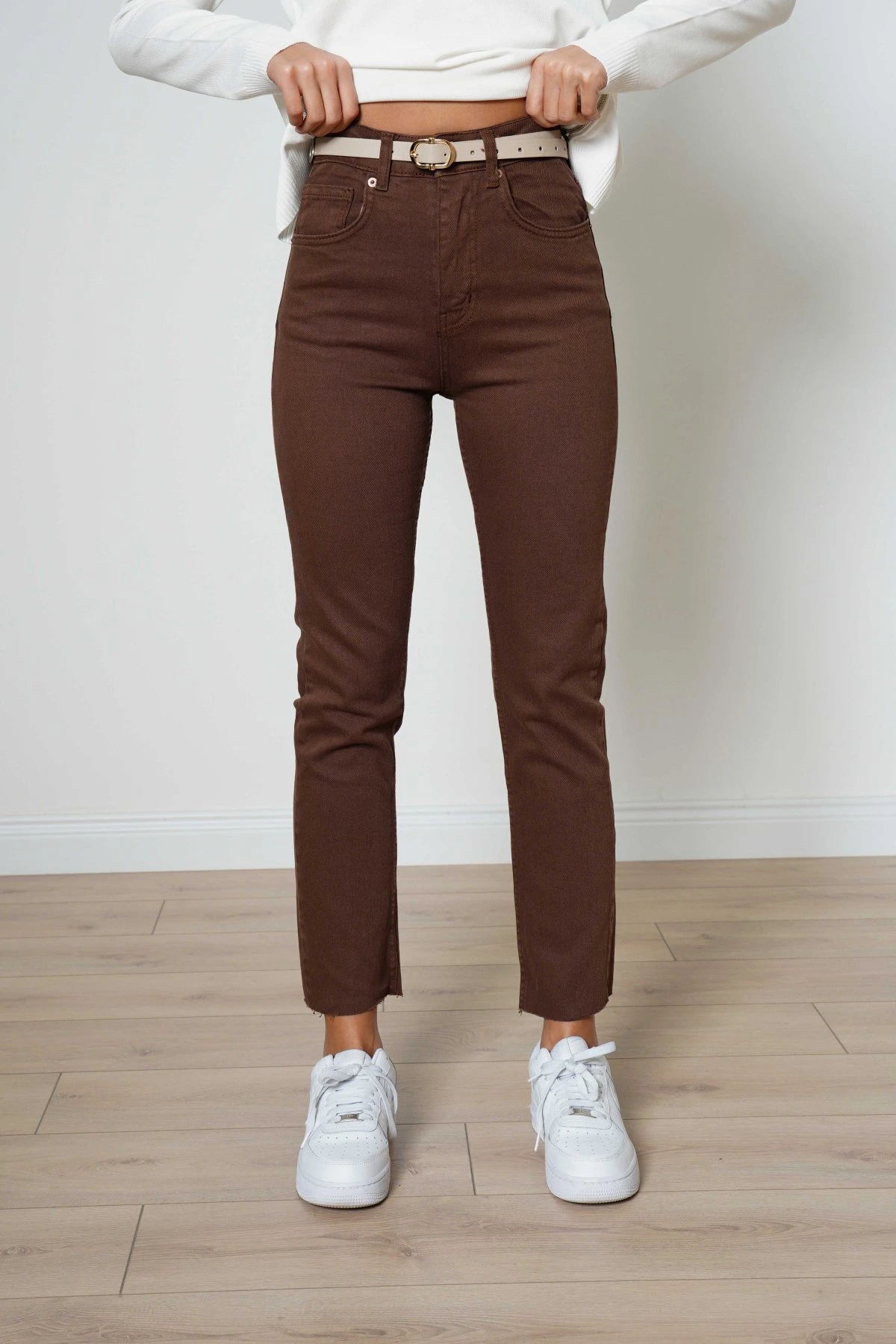 MARKA MODEL RENKLİ LİKRALI BOYFİT JEAN - KAHVE - Görsel 1