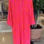 MARKA YARI PATLI TRUVAKAR KOL CEPLİ DESENLİ PAMUK ELBİSE - FUŞYA