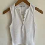 METAL DÜĞME BİSİKLET YAKA PAMUK CROP - BEYAZ